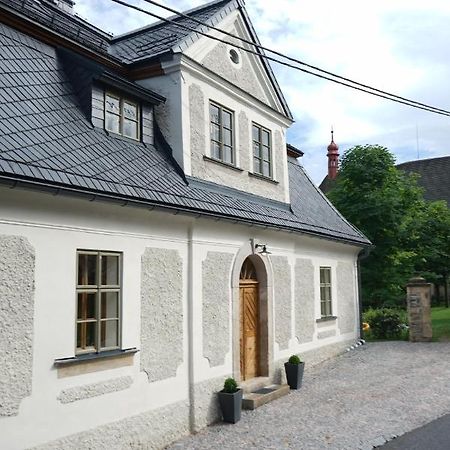 Baroque Chaplain House Kaplanka 1796 A. D. - Historical Luxury Apts In Bohemian Paradise Zelezny Brod Luaran gambar